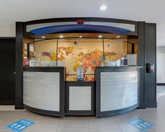 贝斯特韦斯特阿灵顿北套房酒店 - 大草原城 - 柜台