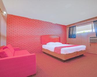Oyo下的城乡汽车旅馆 Bossier City - 伯锡尔城 - 睡房