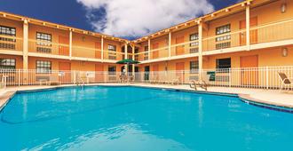 奥德萨拉金塔旅馆 - 奥德萨 - 游泳池