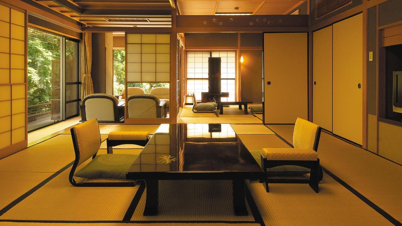 汤河原温泉川堰苑五十铃酒店