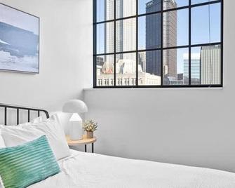 Cozysuites现代一室卧室匹兹堡市中心 - 匹兹堡 - 睡房