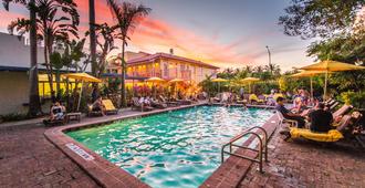 迈阿密写意酒店 - 迈阿密海滩 - 游泳池