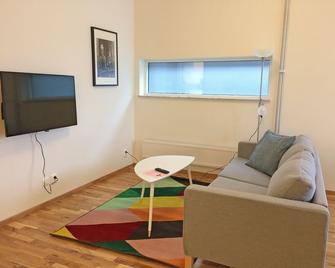Torslanda Hotel Apartment - 哥德堡 - 客厅