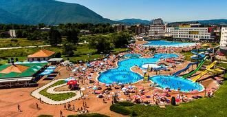 萨拉热窝山会议及温泉Spa酒店 - 萨拉热窝 - 游泳池