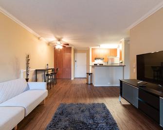 Luxurious Stay Near The Beach - 纽波特海滩 - 客厅