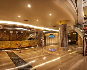 克拉洛望加锡酒店 - 马卡萨 - 柜台