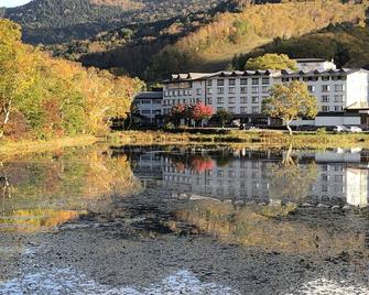 志贺湖畔酒店 - 山之內町 - 建筑