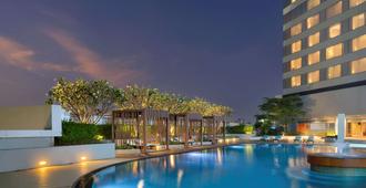 曼谷瑞士丽凯皇酒店 - 曼谷 - 游泳池