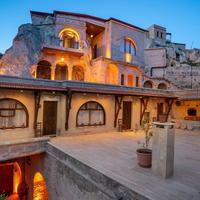 Cappadocia inans 洞穴与游泳池温泉