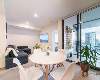 Mod Brisbane Apt near Southbank W Pool & Parking - 布里斯班 - 餐厅