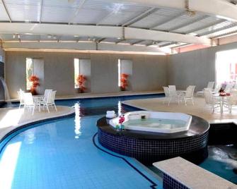 坎皮纳斯高级酒店 - 坎皮纳斯 - 游泳池