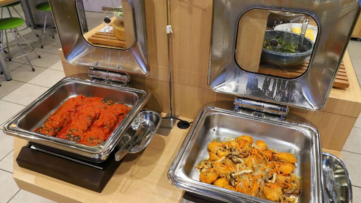 京都乌丸五条超级酒店