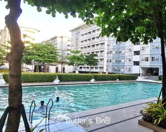 巴特勒的民宿 C Trees Residences Qc 菲律宾 - 奎松市 - 游泳池