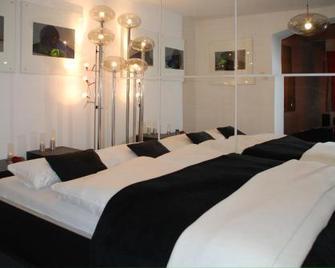 Artist Residence Schwabing - 慕尼黑 - 睡房