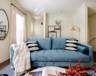 Chez Nous by Minty Living - 亚特兰大 - 客厅