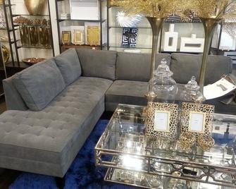 Contemporary Santana Row Condo (Facing the Row) - 圣何塞 - 客厅