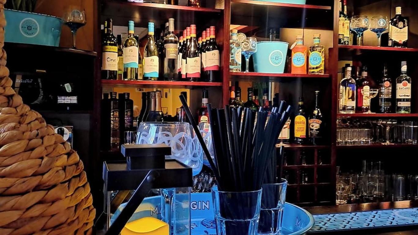 科隆纳布里格塔酒店