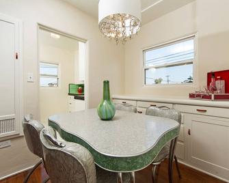 Cozy 2-bedroom vacation home just 3 minutes to San Diego Zoo - 圣地亚哥 - 餐厅