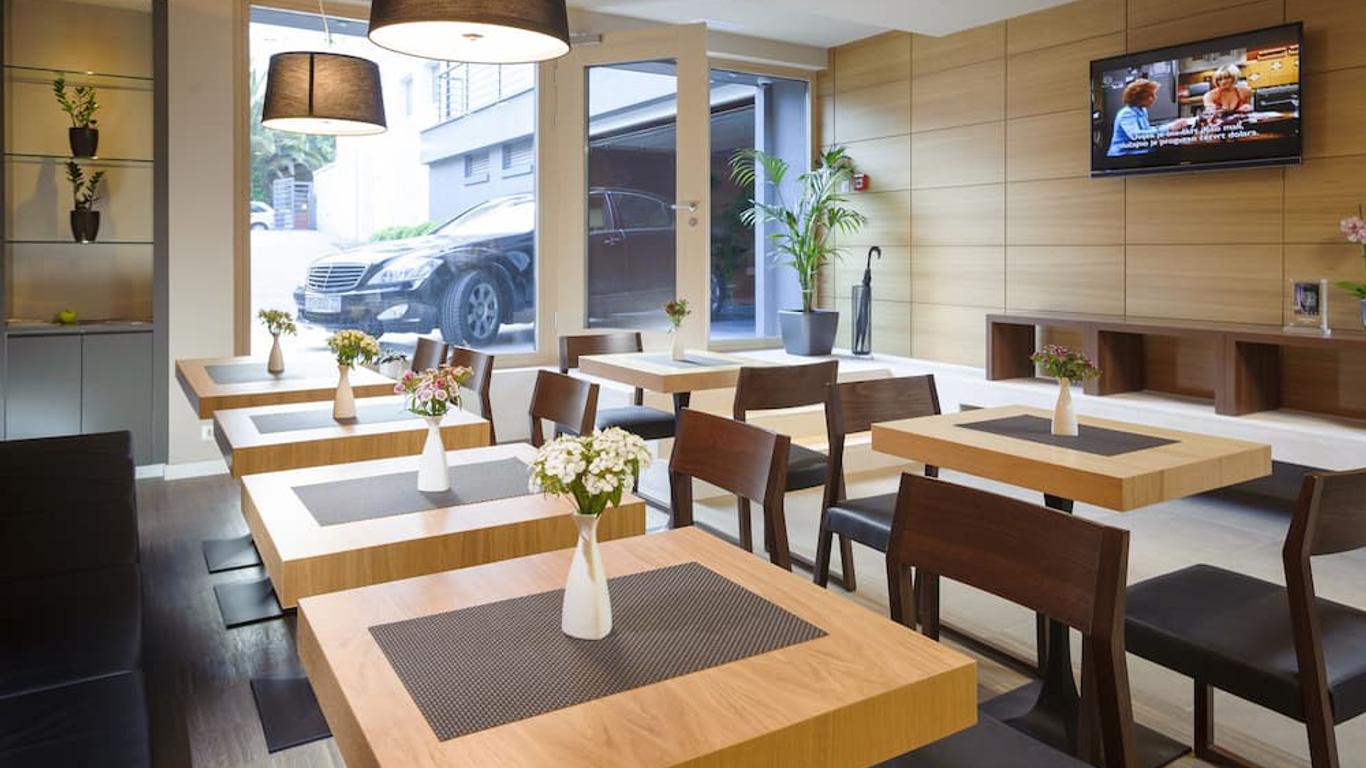 维斯特碧尔宫住宅酒店