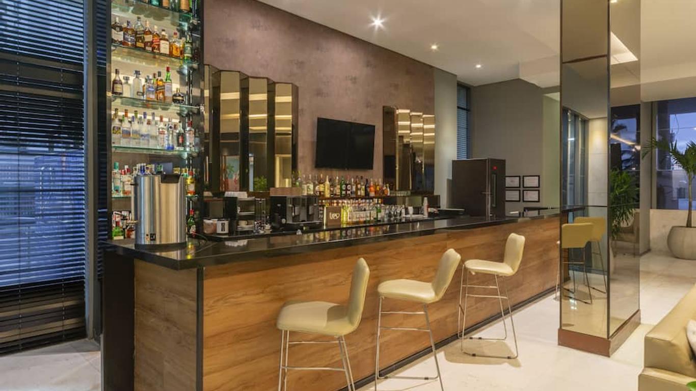 拉赫托斯地罗巴拉里奥酒店