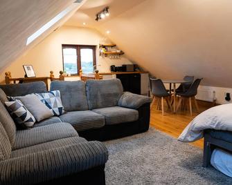 Silverwood Loft - 特尔福德 - 客厅