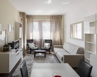 Beautiful Apartment next to Sempione and City Life - Viale Teodorico - 米兰 - 客厅