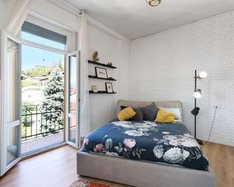 Casa Centro Laveno Mombello - 拉韦诺-蒙贝洛 - 睡房