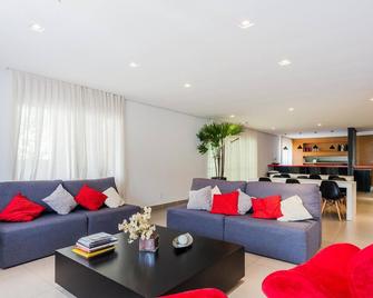 Ap New 2 Suites Have. Gourmet Full Leisure. Morumbi Town / South Garden Shoppings - 圣保罗 - 客厅