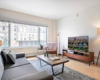 Lovely Nob Hill 1BR w/ Gym + Sauna near Union Square by Blueground - 旧金山 - 客厅