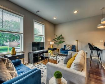 Beautiful and Stylish 2-Bedroom Hideaway - 华盛顿 - 客厅
