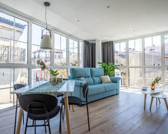 limehome Haro Calle de la Vega - 阿罗 - 客厅