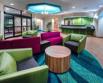 格林斯伯勒斯普林希尔万豪套房酒店 - 格林斯伯勒 - 休息厅