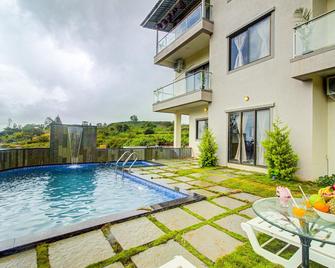 Ocean Crest Luxury Villa Mahabaleshwar - 默哈伯莱什沃尔 - 游泳池