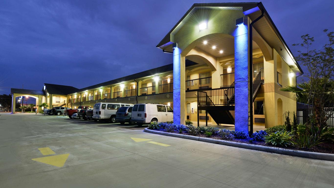 萊克查爾斯I - 210出口11美洲最佳價值套房酒店