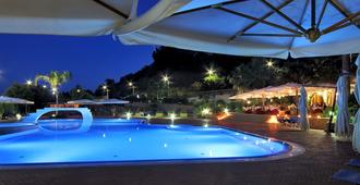 阿克缇亚酒店 - 利帕里 - 游泳池