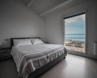 Agriturismo Il Colle Dei Lecci - 安科纳 - 睡房