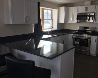 Walking Distance From Oak Bluffs Ferry Terminal With 180 Degree Ocean View. - 橡树崖镇 - 厨房
