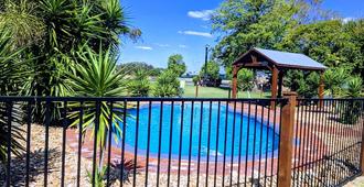 澳洲家园汽车旅馆 - 沃加沃加 - 游泳池