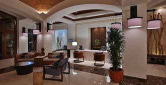 馬納瓜大都會中心洲際真實飯店 - 馬拿瓜 - 大厅
