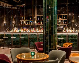 柏林亚历山大广场1号汽车酒店 - 柏林 - 酒吧