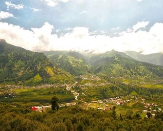 维瓦安日出度假村 - 马纳里 - 阳台