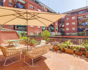 This apartment is a 3 bedroom(s), 2 bathrooms, located in Barcelona, Catalunya. - 巴塞罗那 - 阳台
