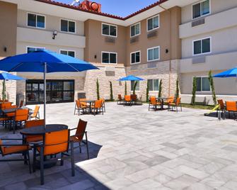 圣罗莎北智选假日酒店 - IHG 旗下酒店 - 圣罗莎 - 露台