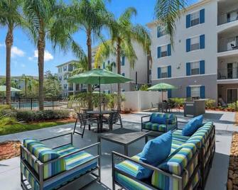 Modern Stay 1 Mile To Usf Pool Gym - 坦帕 - 露台