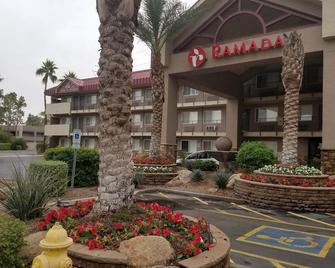 坦佩亚利桑那米尔斯购物中心温德姆华美达酒店 - 坦培 - 建筑