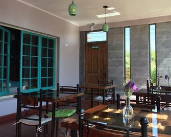 也曼亚旅馆 - 康孔 - 餐馆