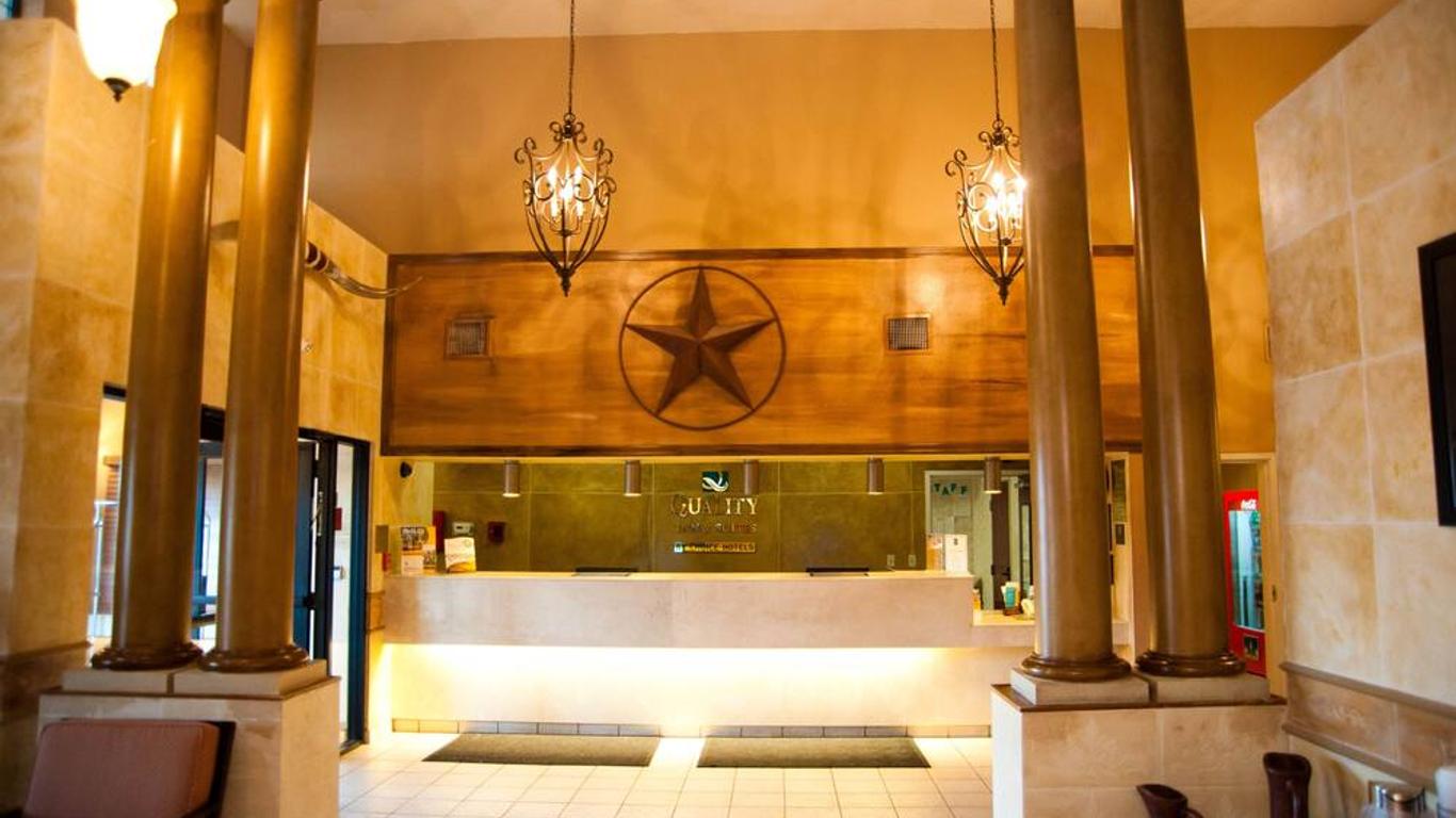 机场凯艺套房酒店