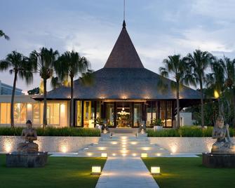 巴厘岛皇家珊楚安别墅酒店 - South Kuta - 大厅