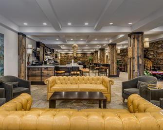 阿什维尔皇冠假日度假酒店 - 阿什维尔 - 休息厅