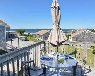 12217 - Beautiful Views of Cape Cod Bay Access to Private Beach Easy Access to P-Town - 北特鲁罗 - 阳台